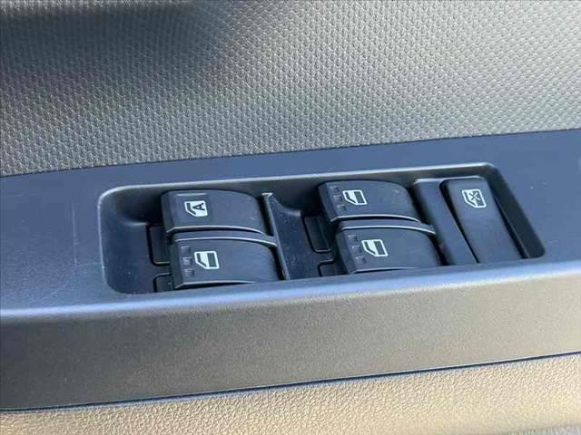 ミライース Ｌ　ＳＡＩＩＩ　禁煙車　ＳＡ３　ＦＲコーナーセンサー　ＡＴハイビーム　エコアイドル　キーレス　スペアキー　横滑り防止　ヘッドライトレベライザー　ＡＣソケ　ドアバイザー　Ｒガラス熱線　純正セキュリティ　ＷＳＲＳエアＢ（6枚目）