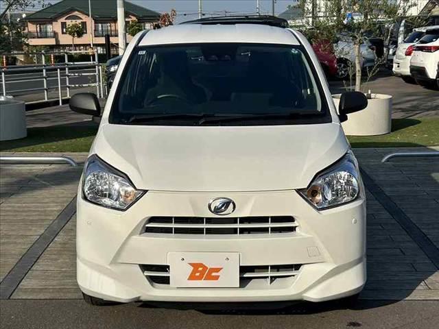 ミライース Ｌ　ＳＡＩＩＩ　禁煙車　ＳＡ３　ＦＲコーナーセンサー　ＡＴハイビーム　エコアイドル　キーレス　スペアキー　横滑り防止　ヘッドライトレベライザー　ＡＣソケ　ドアバイザー　Ｒガラス熱線　純正セキュリティ　ＷＳＲＳエアＢ（8枚目）