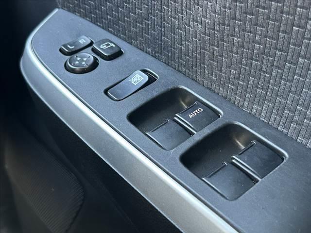 ソリオ ハイブリッドＭＸ　後期　禁煙車　車検整備付　セーフティサポート　Ａクルコン　Ａハイビーム　Ｒセンサー　純正ＳＤナビ　フルセグ　ＢＴ　ＤＶＤ　ステリモ　Ａストップ　スマートキーＸ２　シートヒーター　オートライト（29枚目）