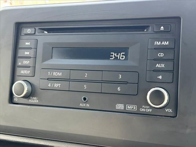 デイズ Ｓ　車検整備付　エマブレ　踏み間違え防止　ＦＲソナー　純正ＣＤオーディオ　電格ミラー　Ａストップ　オートライト　ヘッドライトレベライザー　ベンチシート　アームレスト　マットバイザー（6枚目）