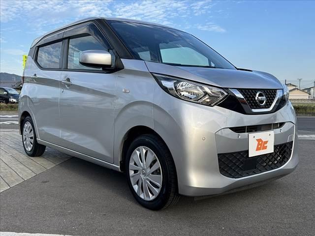 デイズ Ｓ　車検整備付　エマブレ　踏み間違え防止　ＦＲソナー　純正ＣＤオーディオ　電格ミラー　Ａストップ　オートライト　ヘッドライトレベライザー　ベンチシート　アームレスト　マットバイザー（8枚目）