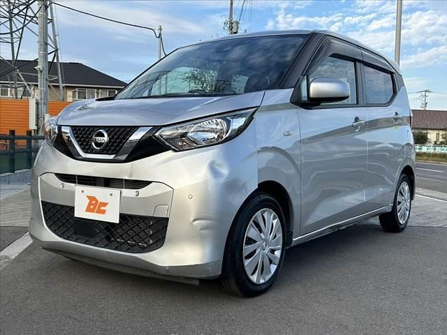 デイズ Ｓ　車検整備付　エマブレ　踏み間違え防止　ＦＲソナー　純正ＣＤオーディオ　電格ミラー　Ａストップ　オートライト　ヘッドライトレベライザー　ベンチシート　アームレスト　マットバイザー（10枚目）