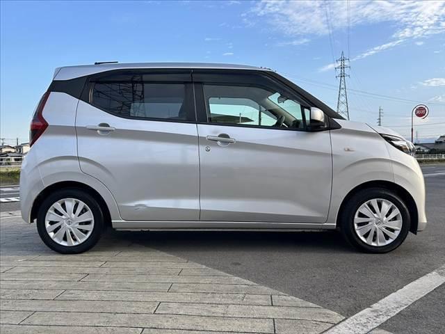 デイズ Ｓ　車検整備付　エマブレ　踏み間違え防止　ＦＲソナー　純正ＣＤオーディオ　電格ミラー　Ａストップ　オートライト　ヘッドライトレベライザー　ベンチシート　アームレスト　マットバイザー（12枚目）