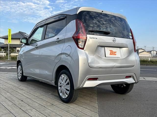 デイズ Ｓ　車検整備付　エマブレ　踏み間違え防止　ＦＲソナー　純正ＣＤオーディオ　電格ミラー　Ａストップ　オートライト　ヘッドライトレベライザー　ベンチシート　アームレスト　マットバイザー（13枚目）