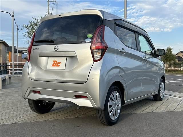 デイズ Ｓ　車検整備付　エマブレ　踏み間違え防止　ＦＲソナー　純正ＣＤオーディオ　電格ミラー　Ａストップ　オートライト　ヘッドライトレベライザー　ベンチシート　アームレスト　マットバイザー（15枚目）