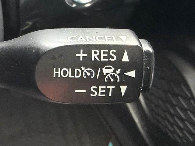 プリウス Sツーリングセレクション 禁煙車 車検整備付 セーフティセンスP オートLEDヘッド&フォグ 合皮シート Fシートヒーター Aクルコン Aハイビーム ETC 純正SDナビ 地デジ BT Bカメラ ステリモ チルトステア(6枚目)