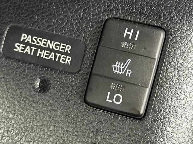 プリウス Sツーリングセレクション 禁煙車 車検整備付 セーフティセンスP オートLEDヘッド&フォグ 合皮シート Fシートヒーター Aクルコン Aハイビーム ETC 純正SDナビ 地デジ BT Bカメラ ステリモ チルトステア(23枚目)