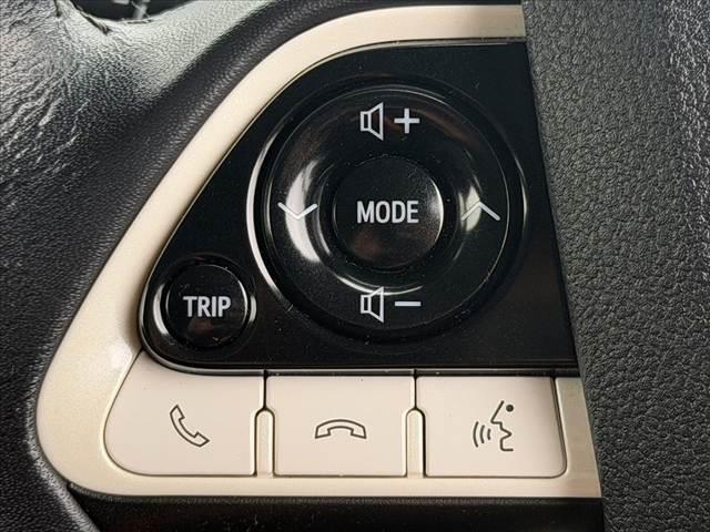 プリウス Sツーリングセレクション 禁煙車 車検整備付 セーフティセンスP オートLEDヘッド&フォグ 合皮シート Fシートヒーター Aクルコン Aハイビーム ETC 純正SDナビ 地デジ BT Bカメラ ステリモ チルトステア(24枚目)
