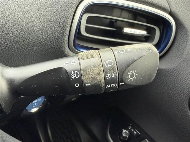 プリウス Sツーリングセレクション 禁煙車 車検整備付 セーフティセンスP オートLEDヘッド&フォグ 合皮シート Fシートヒーター Aクルコン Aハイビーム ETC 純正SDナビ 地デジ BT Bカメラ ステリモ チルトステア(27枚目)