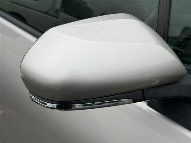 プリウス Sツーリングセレクション 禁煙車 車検整備付 セーフティセンスP オートLEDヘッド&フォグ 合皮シート Fシートヒーター Aクルコン Aハイビーム ETC 純正SDナビ 地デジ BT Bカメラ ステリモ チルトステア(32枚目)