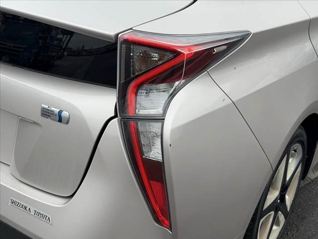 プリウス Sツーリングセレクション 禁煙車 車検整備付 セーフティセンスP オートLEDヘッド&フォグ 合皮シート Fシートヒーター Aクルコン Aハイビーム ETC 純正SDナビ 地デジ BT Bカメラ ステリモ チルトステア(37枚目)