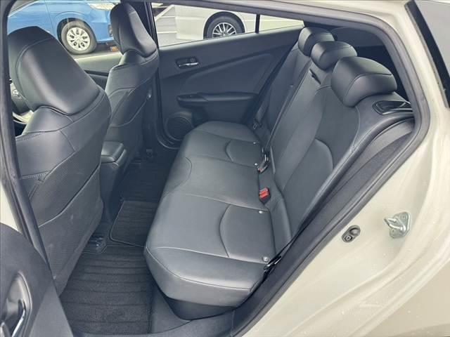 プリウス Sツーリングセレクション セーフティセンスP 禁煙車 車検整備付 オートLEDヘッド&フォグ Aクルコン 純正SDナビ フルセグ BT DVD Bカメ ステリモ ドラレコ ETC 合皮シート Fシートヒーター Pガラス(19枚目)