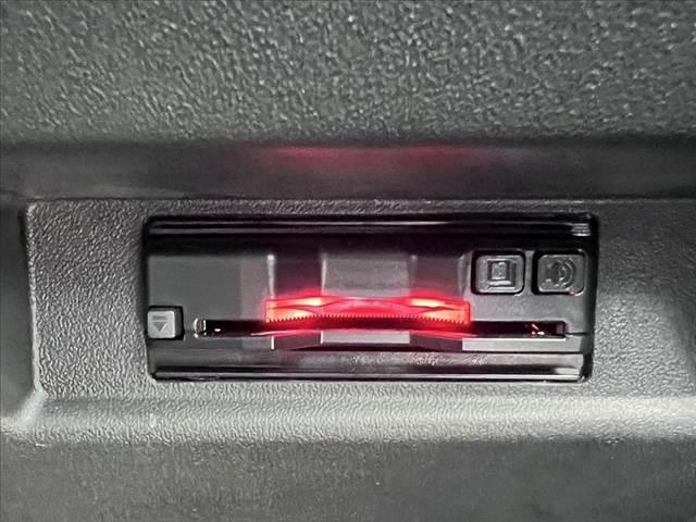 ジムニーシエラ JL 禁煙 OPグリル JC用AW セーフティサポート オートライト Aハイビーム スマートキーX2 社外SDナビ フルセグ BT DVD Fシートヒーター レザー調シートカバー ETC ドラレコ(7枚目)