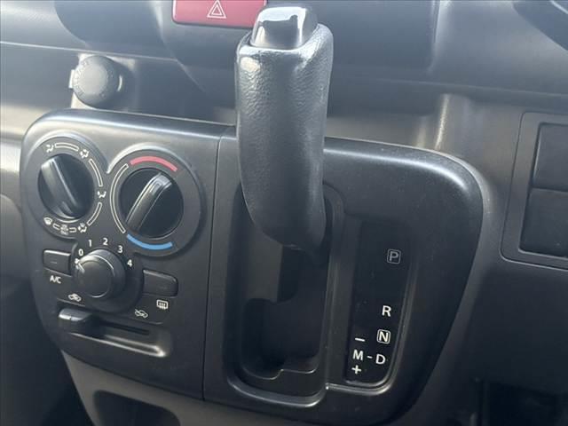 エブリイ ＰＡ　車検整備付　ハイルーフ　セーフティサポート　Ｒセンサー　Ａハイビーム　Ａライト　車線逸脱警報　誤発進抑制機能　スペアキー　Ｒフィルム　オーバーヘッドシェルフ　ＦＲドラレコ　ＷＳＲＳエアＢ　横滑り防止（7枚目）