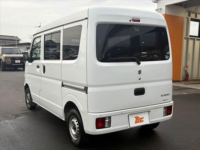 エブリイ ＰＡ　車検整備付　ハイルーフ　セーフティサポート　Ｒセンサー　Ａハイビーム　Ａライト　車線逸脱警報　誤発進抑制機能　スペアキー　Ｒフィルム　オーバーヘッドシェルフ　ＦＲドラレコ　ＷＳＲＳエアＢ　横滑り防止（13枚目）
