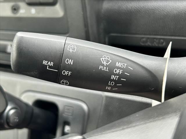 ワゴンR FA 中期 セーフティサポート Aハイビーム Rセンサー 誤発進抑制 キーレス スペアキー 純正CD オートライト 電格ミラー Pガラス ベンチシート アームレスト 助手席下BOX マットバイザー(21枚目)