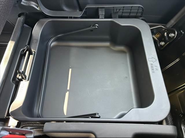 スペーシアカスタム ハイブリッドＸＳ　禁煙車　全方位Ｍ　９インチメモリナビ　フルセグ　ＢＴ　セーフティサポート　両電スラ　純正１５ＡＷ　オートＬＥＤ　スマートキーＸ２　ＥＴＣ　Ｆシートヒーター　コンビシート　Ｒテーブル　サーキュレーター（32枚目）