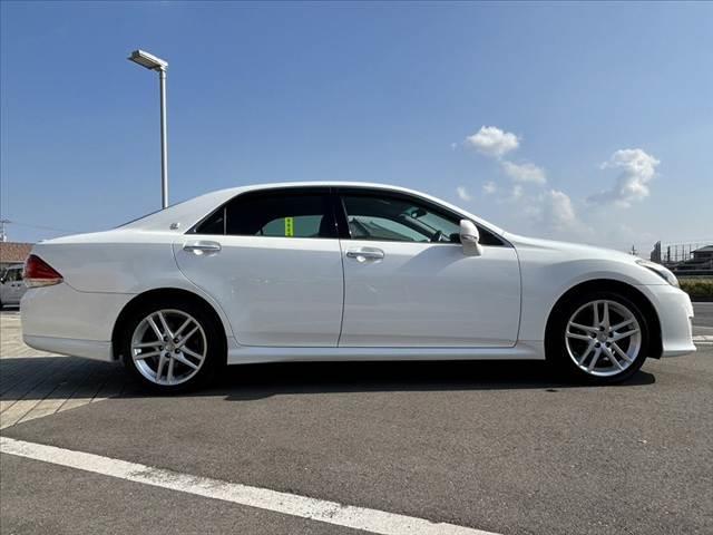 クラウン アスリート　後期　ナビ　フルセグ　バックモニター　プッシュスタート　スマートキー２ケ　クルコン　ＤＶＤ再生　ＢＴ　ＨＩＤオートライト　フォグランプ　電動チルトステアリング　パワーシート　横滑り防止（12枚目）