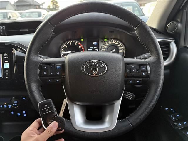 ハイラックス Ｚ　後期　禁煙車　４ＷＤ　ディーゼル　ターボ　純正ナビ　フルセグ　ＢＴ　Ｂモニタ　レーダークルーズ　プリクラ　クリアランスソナー　ＬＤＡ　オートＬＥＤ　Ｐガラス　ＥＴＣ　電格ヒーターミラー　革巻ステア（5枚目）