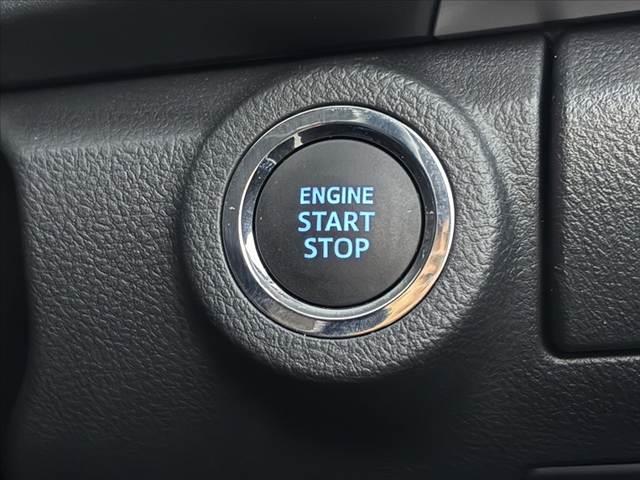 ハイラックス Ｚ　後期　禁煙車　４ＷＤ　ディーゼル　ターボ　純正ナビ　フルセグ　ＢＴ　Ｂモニタ　レーダークルーズ　プリクラ　クリアランスソナー　ＬＤＡ　オートＬＥＤ　Ｐガラス　ＥＴＣ　電格ヒーターミラー　革巻ステア（6枚目）