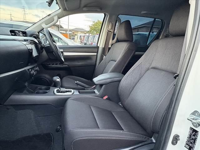 ハイラックス Ｚ　後期　禁煙車　４ＷＤ　ディーゼル　ターボ　純正ナビ　フルセグ　ＢＴ　Ｂモニタ　レーダークルーズ　プリクラ　クリアランスソナー　ＬＤＡ　オートＬＥＤ　Ｐガラス　ＥＴＣ　電格ヒーターミラー　革巻ステア（17枚目）