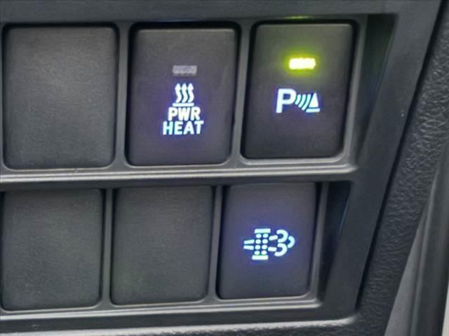 ハイラックス Ｚ　後期　禁煙車　４ＷＤ　ディーゼル　ターボ　純正ナビ　フルセグ　ＢＴ　Ｂモニタ　レーダークルーズ　プリクラ　クリアランスソナー　ＬＤＡ　オートＬＥＤ　Ｐガラス　ＥＴＣ　電格ヒーターミラー　革巻ステア（22枚目）