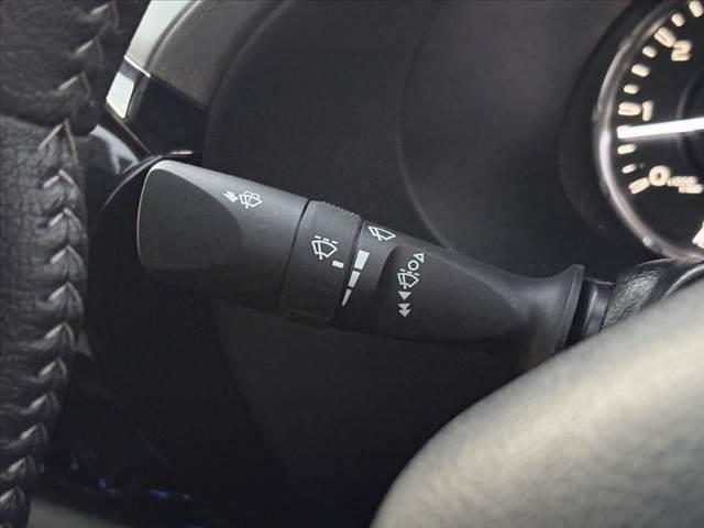 ハイラックス Ｚ　後期　禁煙車　４ＷＤ　ディーゼル　ターボ　純正ナビ　フルセグ　ＢＴ　Ｂモニタ　レーダークルーズ　プリクラ　クリアランスソナー　ＬＤＡ　オートＬＥＤ　Ｐガラス　ＥＴＣ　電格ヒーターミラー　革巻ステア（27枚目）