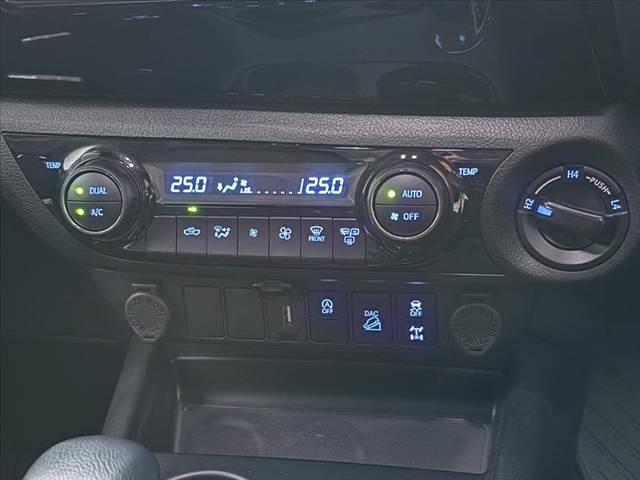 ハイラックス Ｚ　後期　禁煙車　４ＷＤ　ディーゼル　ターボ　純正ナビ　フルセグ　ＢＴ　Ｂモニタ　レーダークルーズ　プリクラ　クリアランスソナー　ＬＤＡ　オートＬＥＤ　Ｐガラス　ＥＴＣ　電格ヒーターミラー　革巻ステア（30枚目）