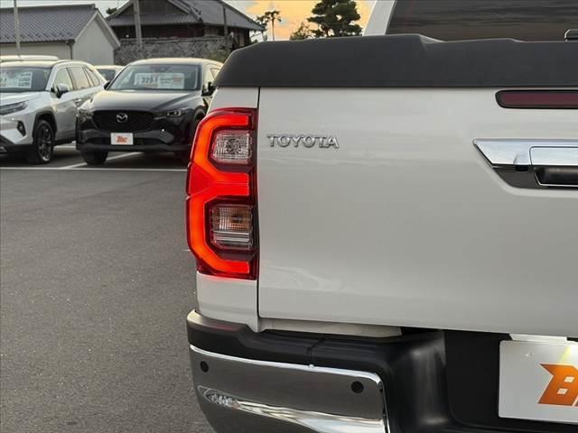 ハイラックス Ｚ　後期　禁煙車　４ＷＤ　ディーゼル　ターボ　純正ナビ　フルセグ　ＢＴ　Ｂモニタ　レーダークルーズ　プリクラ　クリアランスソナー　ＬＤＡ　オートＬＥＤ　Ｐガラス　ＥＴＣ　電格ヒーターミラー　革巻ステア（37枚目）