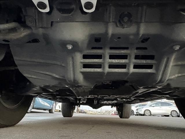 ハイラックス Ｚ　後期　禁煙車　４ＷＤ　ディーゼル　ターボ　純正ナビ　フルセグ　ＢＴ　Ｂモニタ　レーダークルーズ　プリクラ　クリアランスソナー　ＬＤＡ　オートＬＥＤ　Ｐガラス　ＥＴＣ　電格ヒーターミラー　革巻ステア（39枚目）