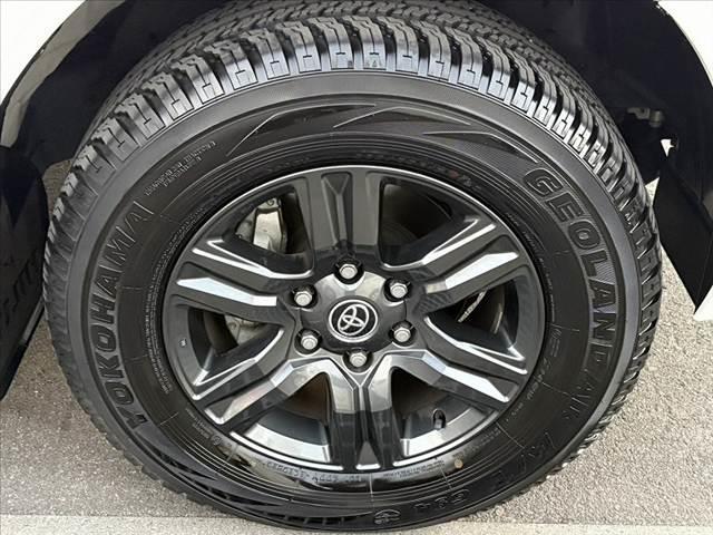 ハイラックス Ｚ　後期　禁煙車　４ＷＤ　ディーゼル　ターボ　純正ナビ　フルセグ　ＢＴ　Ｂモニタ　レーダークルーズ　プリクラ　クリアランスソナー　ＬＤＡ　オートＬＥＤ　Ｐガラス　ＥＴＣ　電格ヒーターミラー　革巻ステア（41枚目）