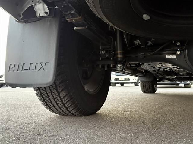 ハイラックス Ｚ　後期　禁煙車　４ＷＤ　ディーゼル　ターボ　純正ナビ　フルセグ　ＢＴ　Ｂモニタ　レーダークルーズ　プリクラ　クリアランスソナー　ＬＤＡ　オートＬＥＤ　Ｐガラス　ＥＴＣ　電格ヒーターミラー　革巻ステア（45枚目）