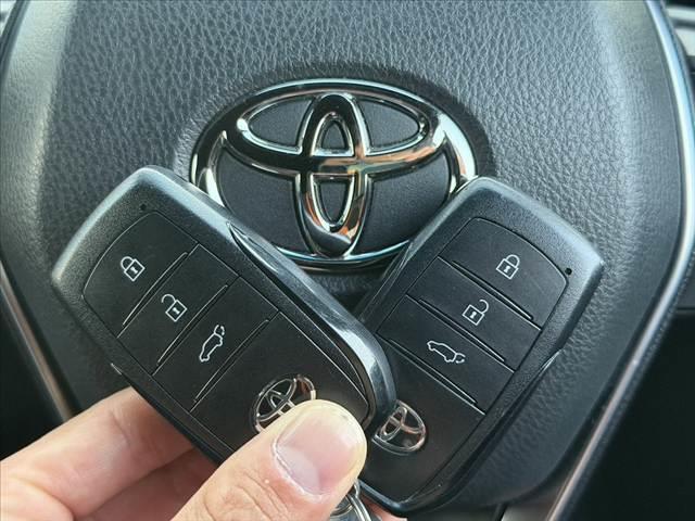 ハリアー Ｚ　レザーパッケージ　禁煙　中期　パノラマルーフ　ＴＯＭ‘Ｓフルエアロ　パノラマモニター　セーフティセンス　ＪＢＬ１２．３型ナビ　フルセグ　ＢＳＭ　Ｐバックドア　カラーＨＵＤ　Ｄインナーミラー　ＥＴＣ２．０　Ｐシート（7枚目）