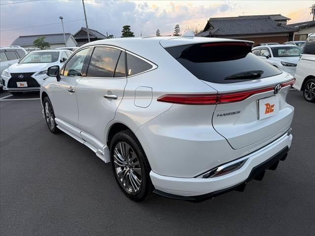 ハリアー Ｚ　レザーパッケージ　禁煙　中期　パノラマルーフ　ＴＯＭ‘Ｓフルエアロ　パノラマモニター　セーフティセンス　ＪＢＬ１２．３型ナビ　フルセグ　ＢＳＭ　Ｐバックドア　カラーＨＵＤ　Ｄインナーミラー　ＥＴＣ２．０　Ｐシート（13枚目）