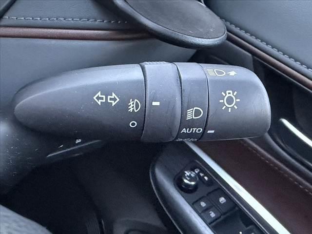 ハリアー Ｚ　レザーパッケージ　禁煙　中期　パノラマルーフ　ＴＯＭ‘Ｓフルエアロ　パノラマモニター　セーフティセンス　ＪＢＬ１２．３型ナビ　フルセグ　ＢＳＭ　Ｐバックドア　カラーＨＵＤ　Ｄインナーミラー　ＥＴＣ２．０　Ｐシート（27枚目）