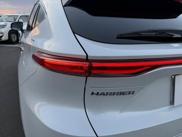 ハリアー Ｚ　レザーパッケージ　禁煙　中期　パノラマルーフ　ＴＯＭ‘Ｓフルエアロ　パノラマモニター　セーフティセンス　ＪＢＬ１２．３型ナビ　フルセグ　ＢＳＭ　Ｐバックドア　カラーＨＵＤ　Ｄインナーミラー　ＥＴＣ２．０　Ｐシート（38枚目）