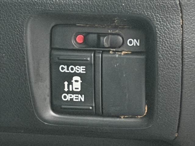 Ｎ－ＢＯＸカスタム Ｇ・Ｌパッケージ　後期　禁煙車　車検整備付　電動スライド　Ａストップ　ＥＴＣ　ＨＩＤヘッド　フォグライト　スマートキー　チルトステア　シートリフター　電格ミラーウインカー　ＡＣソケット　Ｐガラス　Ｒロール　純正１４ＡＷ（4枚目）