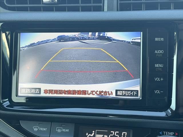 アクア Ｇ　中期　禁煙車　車検整備付　スマートキーＸ２　オートＬＥＤ　フォグ　Ｆシートヒーター　純正ＳＤナビ　フルセグ　ＢＴ　ＤＶＤ　Ｂカメ　ステリモ　クルコン　ＥＴＣ　電格ミラーウインカー　革巻きステア（4枚目）