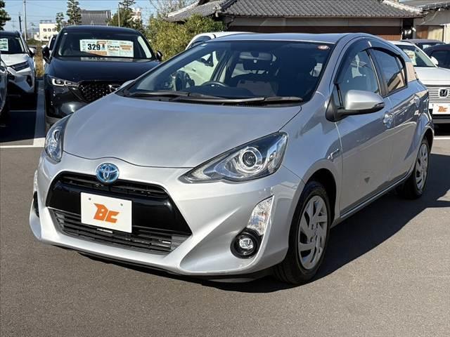 アクア Ｇ　中期　禁煙車　車検整備付　スマートキーＸ２　オートＬＥＤ　フォグ　Ｆシートヒーター　純正ＳＤナビ　フルセグ　ＢＴ　ＤＶＤ　Ｂカメ　ステリモ　クルコン　ＥＴＣ　電格ミラーウインカー　革巻きステア（10枚目）