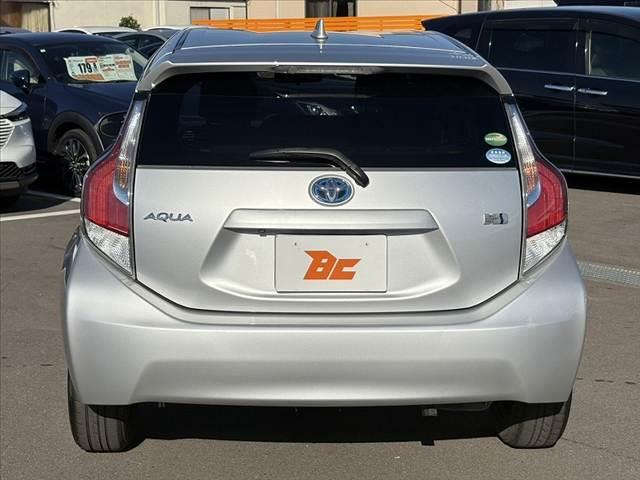 アクア Ｇ　中期　禁煙車　車検整備付　スマートキーＸ２　オートＬＥＤ　フォグ　Ｆシートヒーター　純正ＳＤナビ　フルセグ　ＢＴ　ＤＶＤ　Ｂカメ　ステリモ　クルコン　ＥＴＣ　電格ミラーウインカー　革巻きステア（14枚目）