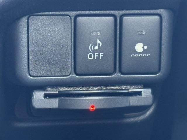 アクア Ｇ　中期　禁煙車　車検整備付　スマートキーＸ２　オートＬＥＤ　フォグ　Ｆシートヒーター　純正ＳＤナビ　フルセグ　ＢＴ　ＤＶＤ　Ｂカメ　ステリモ　クルコン　ＥＴＣ　電格ミラーウインカー　革巻きステア（28枚目）