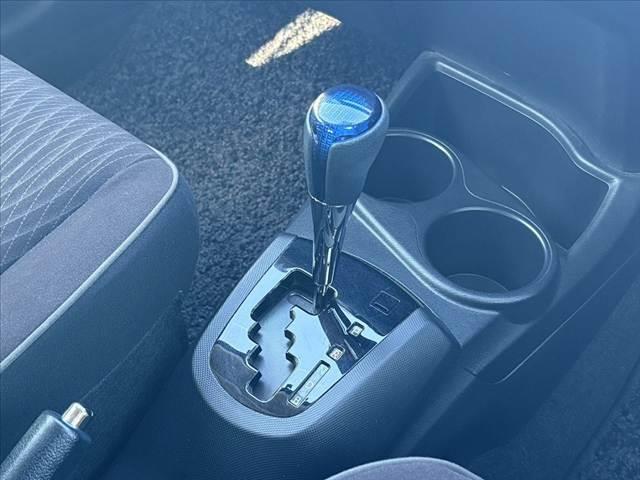 アクア Ｇ　中期　禁煙車　車検整備付　スマートキーＸ２　オートＬＥＤ　フォグ　Ｆシートヒーター　純正ＳＤナビ　フルセグ　ＢＴ　ＤＶＤ　Ｂカメ　ステリモ　クルコン　ＥＴＣ　電格ミラーウインカー　革巻きステア（32枚目）