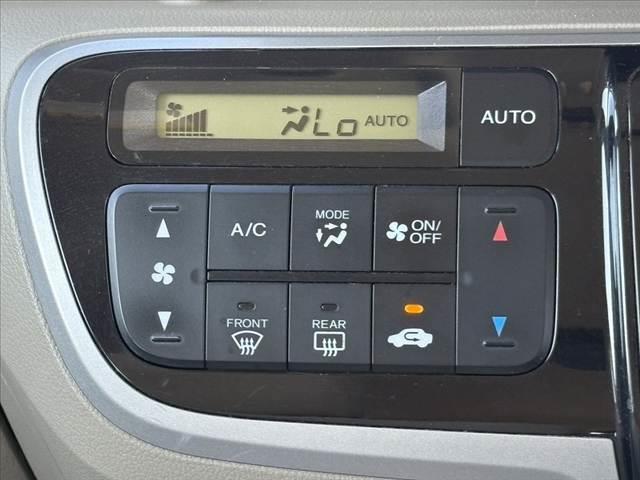 N-BOX G・Lパッケージ 禁煙車 両側電動スライド スマートキーX2 プッシュスタート 純正CDオーディオ ステリモ 電格ミラーウインカー Pガラス チルトステア ベンチシート アームレスト ヘッドライトレベライザー(6枚目)