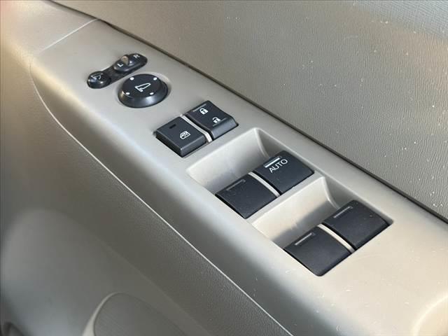 N-BOX G・Lパッケージ 禁煙車 両側電動スライド スマートキーX2 プッシュスタート 純正CDオーディオ ステリモ 電格ミラーウインカー Pガラス チルトステア ベンチシート アームレスト ヘッドライトレベライザー(7枚目)