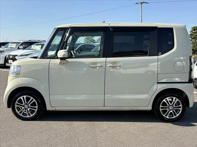 N-BOX G・Lパッケージ 禁煙車 両側電動スライド スマートキーX2 プッシュスタート 純正CDオーディオ ステリモ 電格ミラーウインカー Pガラス チルトステア ベンチシート アームレスト ヘッドライトレベライザー(11枚目)