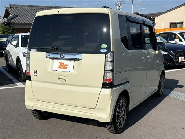 N-BOX G・Lパッケージ 禁煙車 両側電動スライド スマートキーX2 プッシュスタート 純正CDオーディオ ステリモ 電格ミラーウインカー Pガラス チルトステア ベンチシート アームレスト ヘッドライトレベライザー(15枚目)
