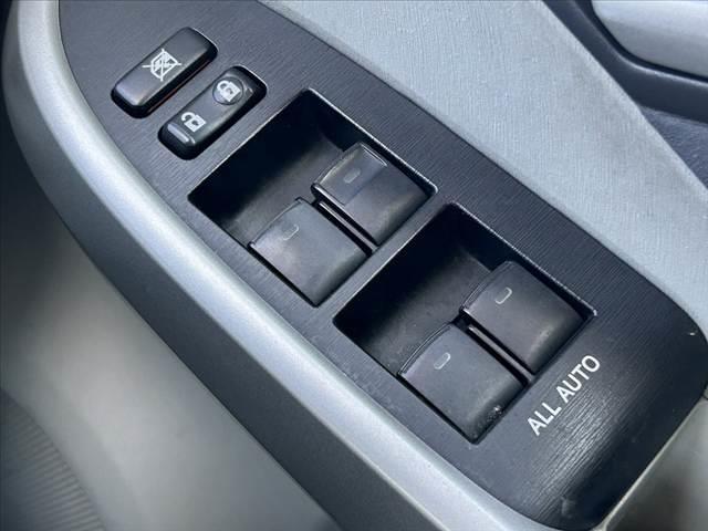 プリウス 　禁煙車　車検整備付　プッシュスタート　スマートキー　ＥＴＣ　オートライト　フォグランプ　カップホルダー付コンソールボックス　ウィンカーミラー　後席アームレスト　シートリフター　マット　サイドバイザー（23枚目）