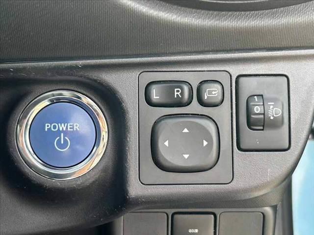 アクア S 禁煙車 車検整備付 スマートキーX2 オートライト 純正SDナビ フルセグ BT DVD Bカメラ ステリモ FRドラレコ ETC チルトステア シートリフター 電格ミラーウインカー アームレスト(5枚目)