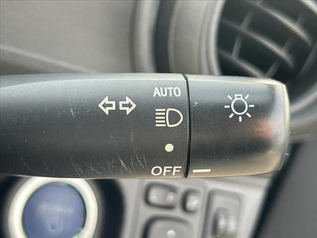 アクア S 禁煙車 車検整備付 スマートキーX2 オートライト 純正SDナビ フルセグ BT DVD Bカメラ ステリモ FRドラレコ ETC チルトステア シートリフター 電格ミラーウインカー アームレスト(7枚目)