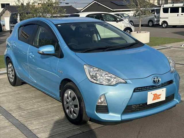 アクア S 禁煙車 車検整備付 スマートキーX2 オートライト 純正SDナビ フルセグ BT DVD Bカメラ ステリモ FRドラレコ ETC チルトステア シートリフター 電格ミラーウインカー アームレスト(10枚目)